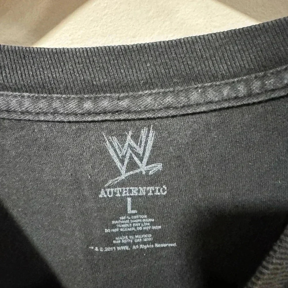 THE ROCK WWE T-Shirt - Picture 6 of 6